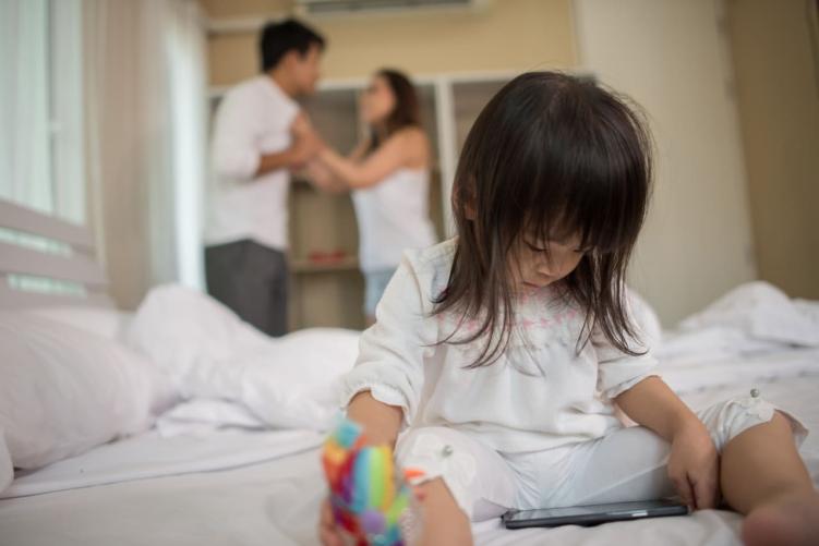 KETENTUAN HAK ASUH ANAK SETELAH PERCERAIAN DAN CARA PENGAJUANNYA